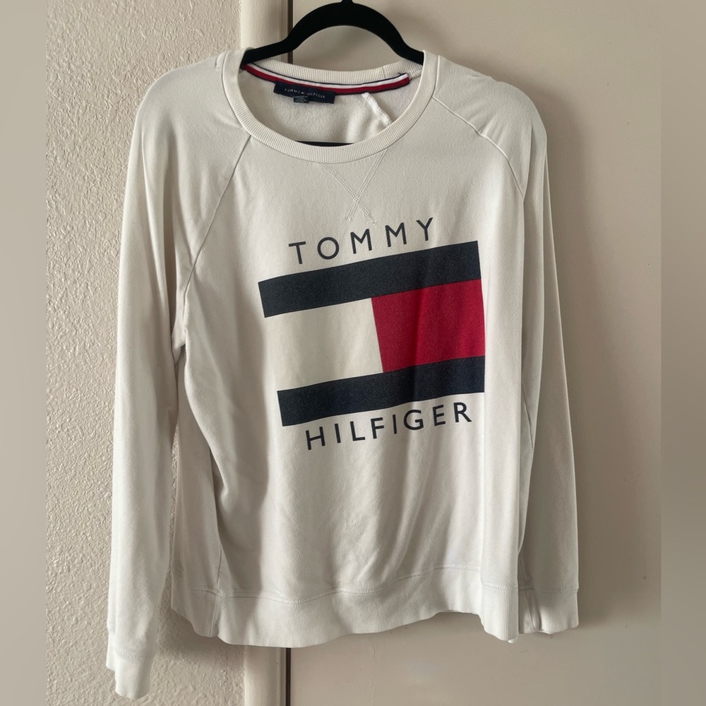 Tommy sweater